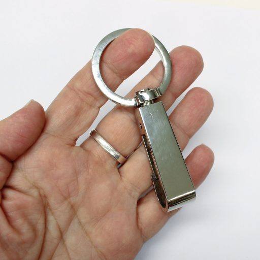 Karikás karabiner 30 mm, nikkel