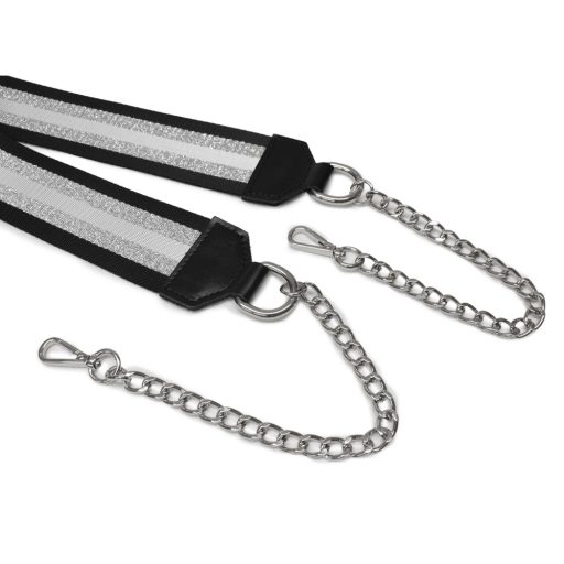 Leopárd mintás, fekete-fehér táskapánt lánccal, nikkel