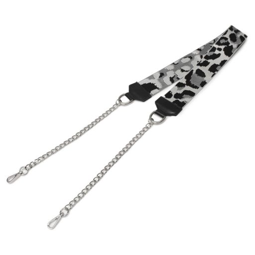 Leopárd mintás, fekete-fehér táskapánt lánccal, nikkel