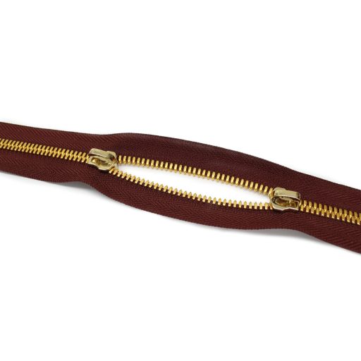 Polírozott YKK cipzár, arany fogakkal, bordó, T5